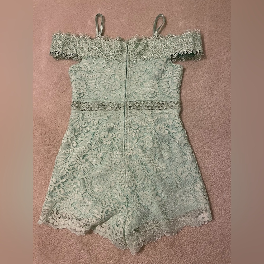 Francesca’s lace shorts romper-small EUC - Picture 6 of 8